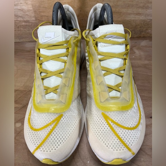 NEW Nike Zoom Fly 3 Womens Size 8.5 Running Shoes Sneakers Light Cream Gold - Picture 3 of 10